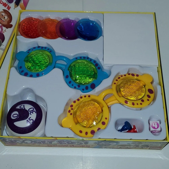 Googly Eyes Showdown Board Game - Picture 7 of 7